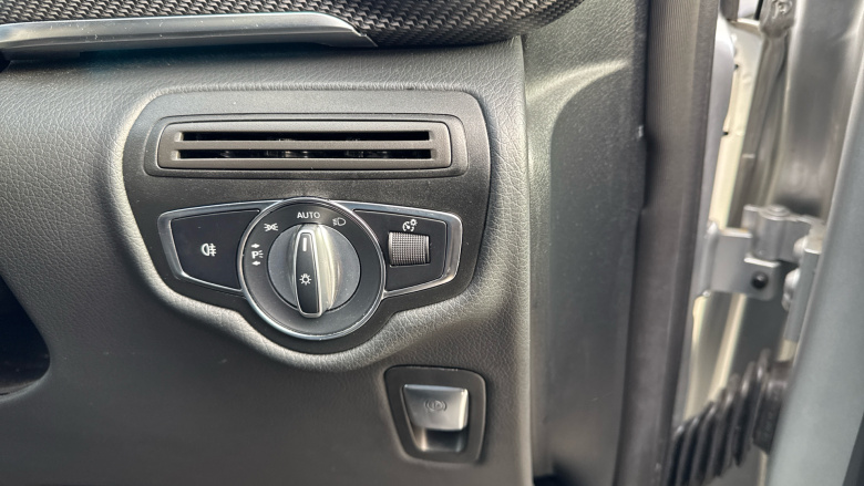 Mercedes-Benz V-Class V220 d AMG Line 5dr 9G-Tronic [Extra Long] Diesel Estate